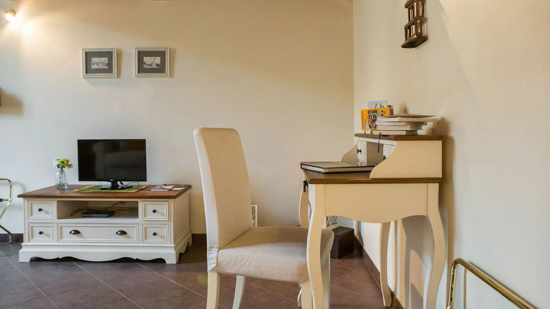Apartamento Charming Suite Cavour Heart Of Florencia