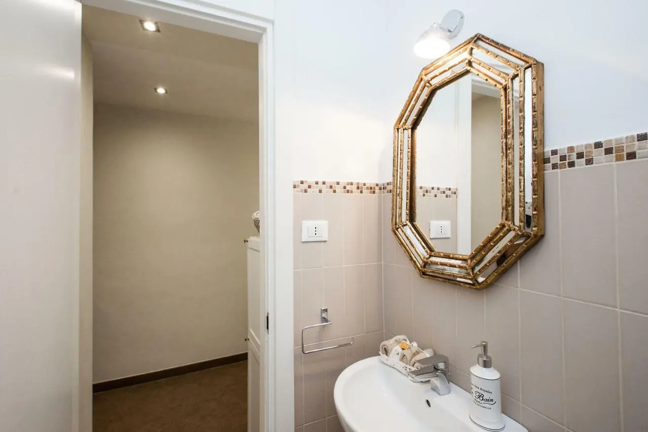 Charming Suite Cavour Heart Of Florencia Apartamento
