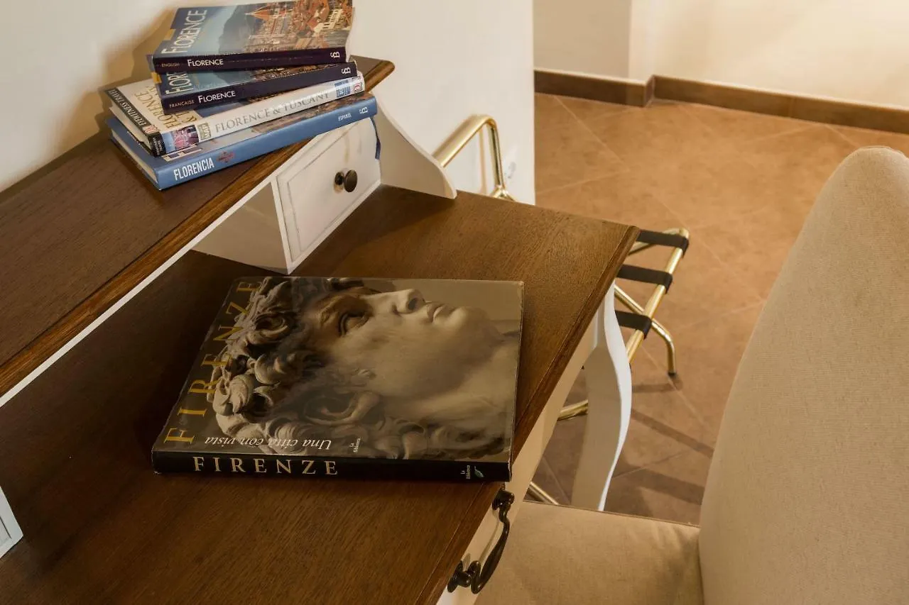 Charming Suite Cavour Heart Of Florence Apartment