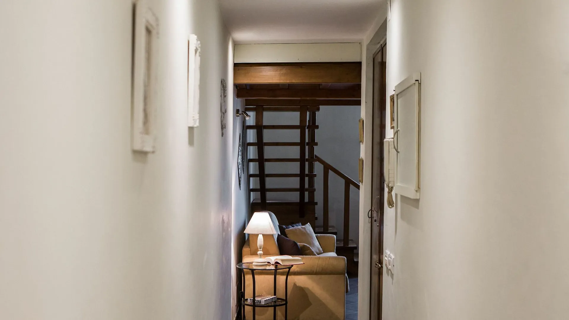 Charming Suite Cavour Heart Of Florence 0*,